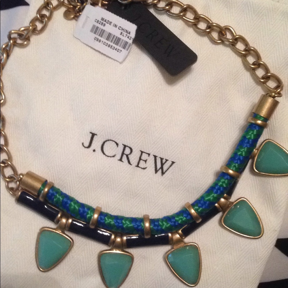 Statement necklace